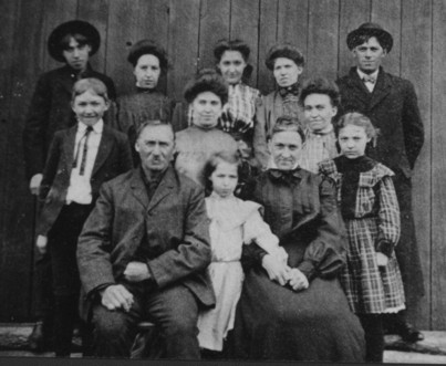 Peter and Flora Petenbrink family
